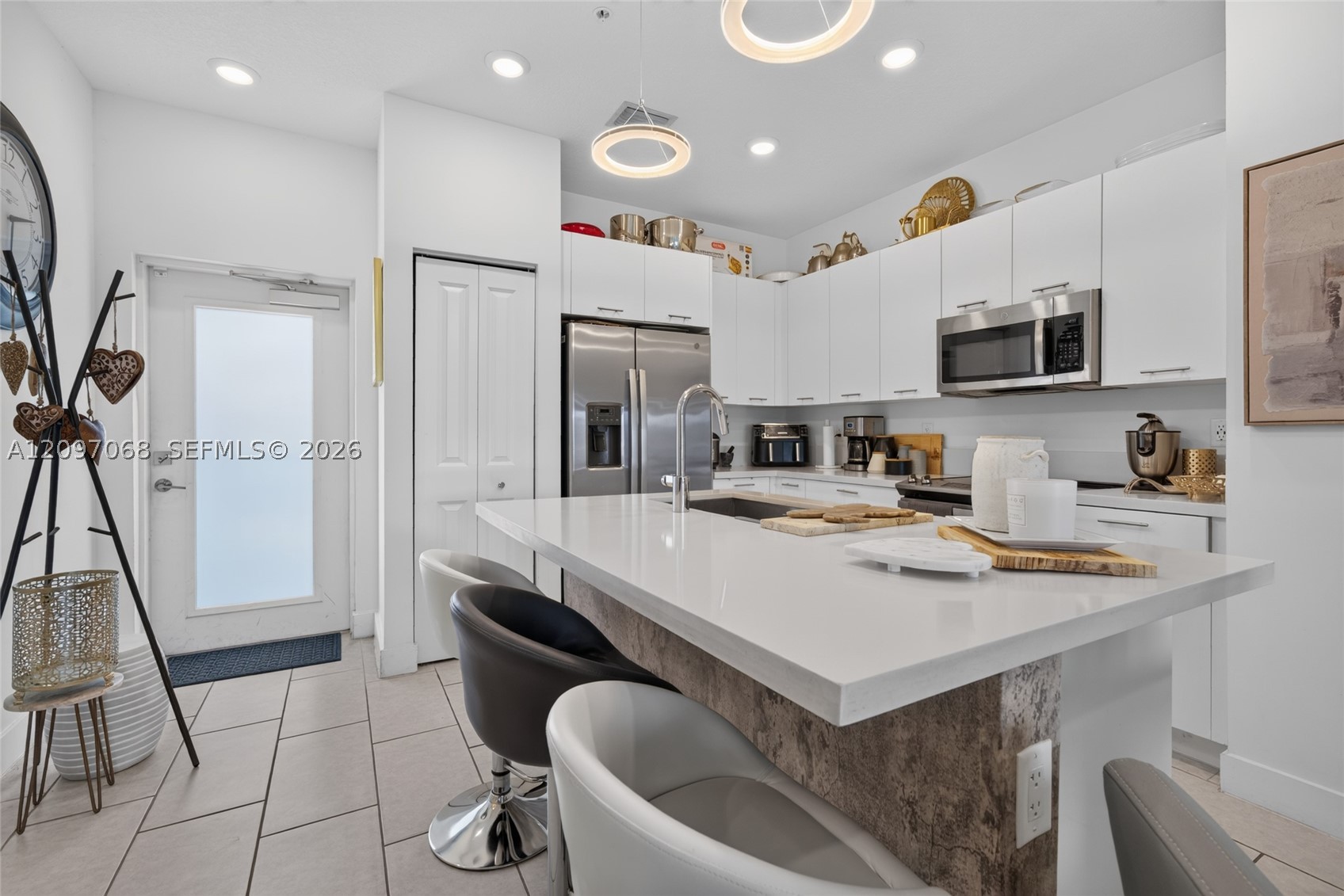 8167 NW 41st St #E-208, Doral FL 33166