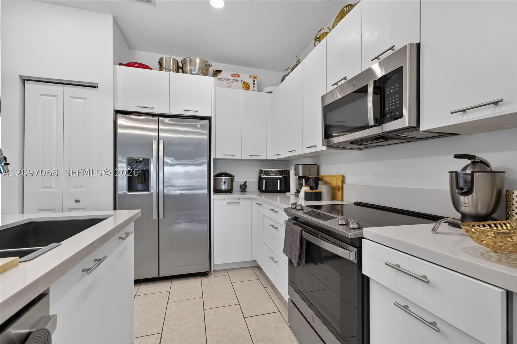 8167 NW 41st St #E-208, Doral FL 33166