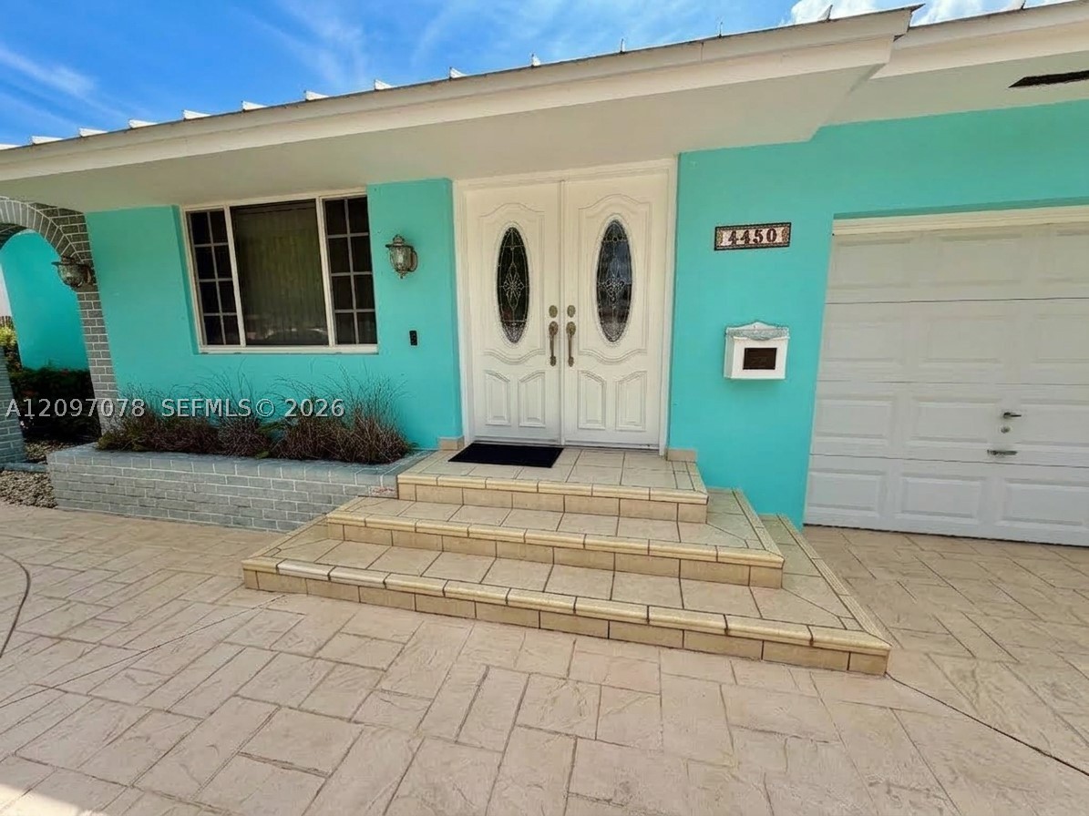 4450 SW 2nd St, Miami FL 33134