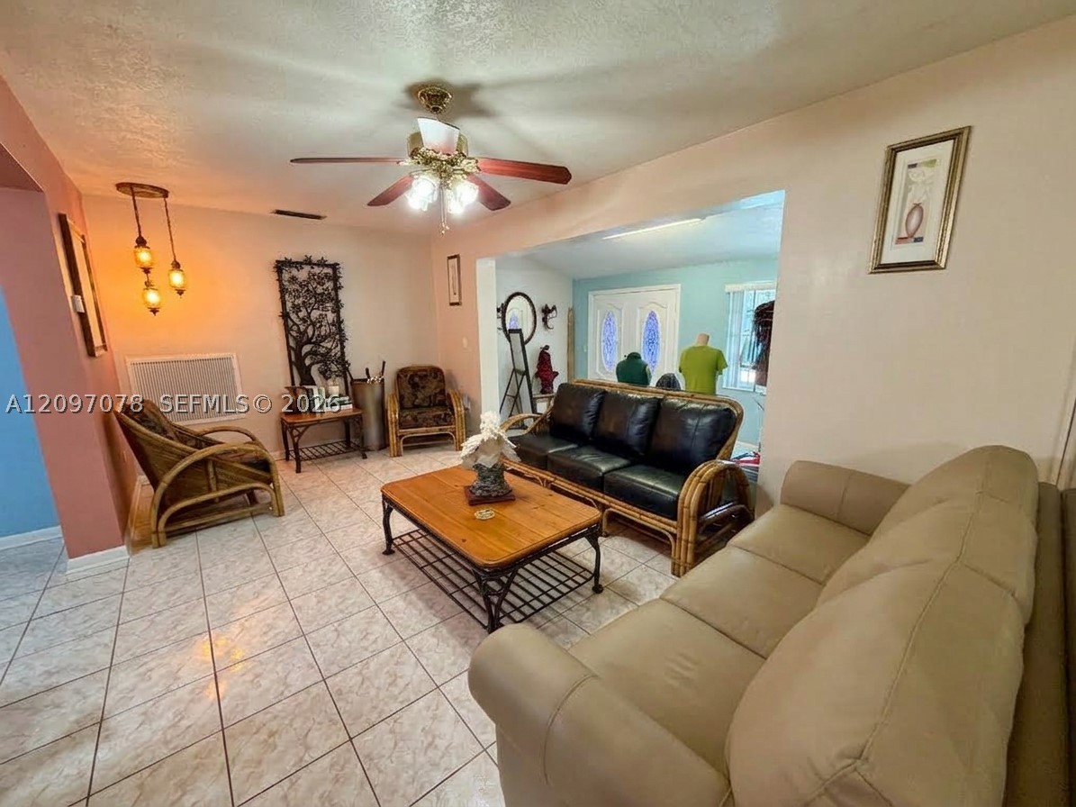 4450 SW 2nd St, Miami FL 33134