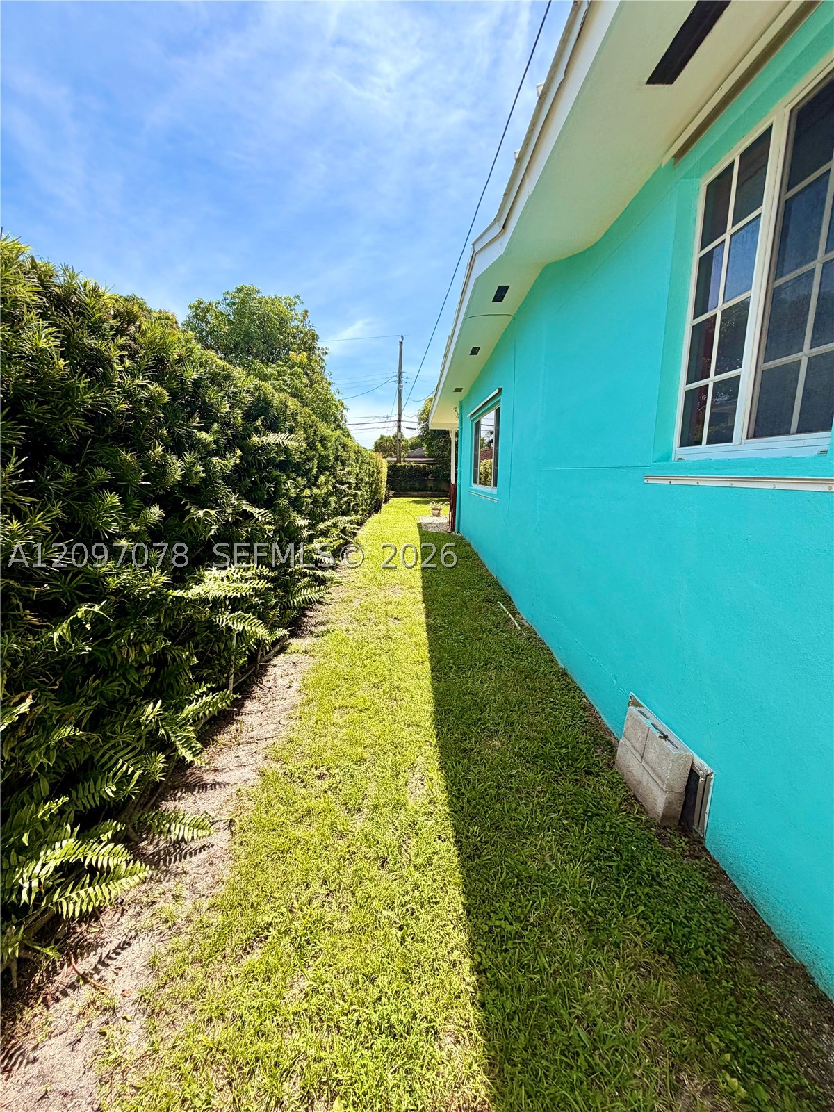 4450 SW 2nd St, Miami FL 33134