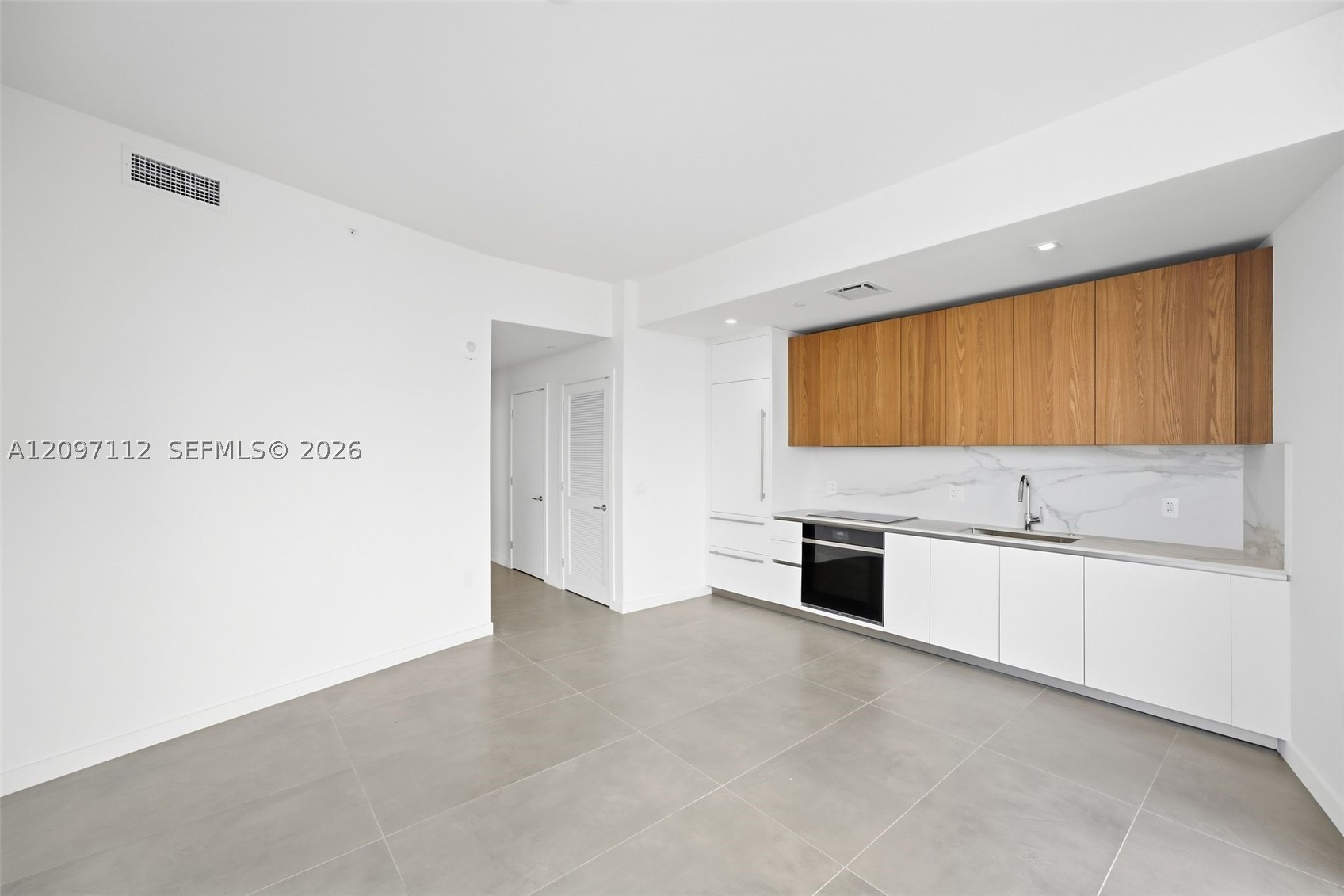 1400 Biscayne Blvd #1407, Miami FL 33132