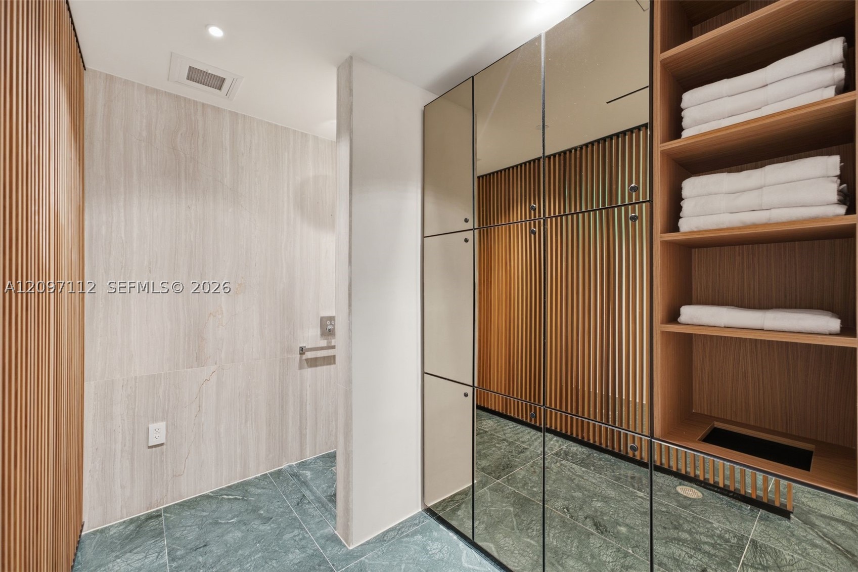 1400 Biscayne Blvd #1407, Miami FL 33132