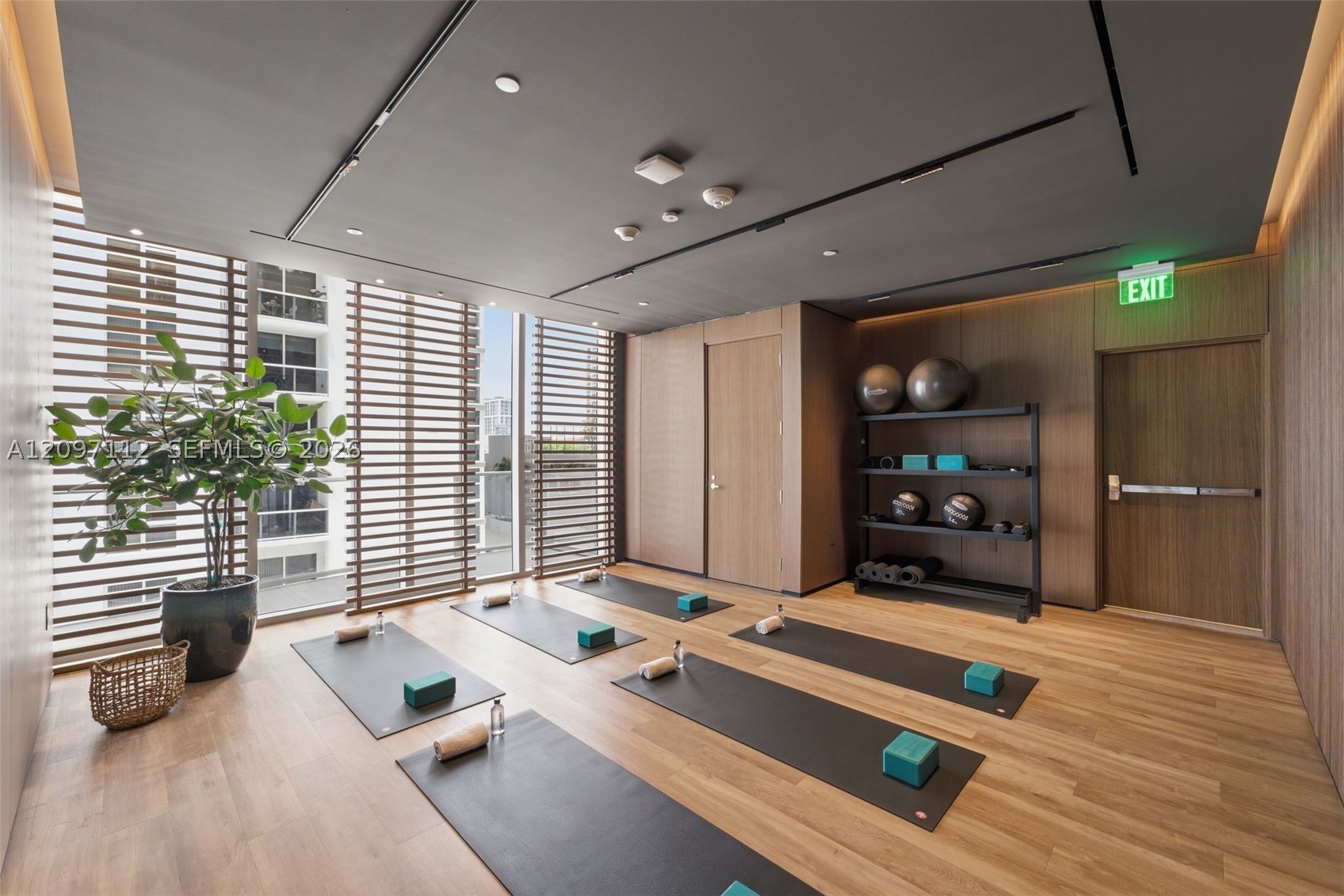 1400 Biscayne Blvd #1407, Miami FL 33132