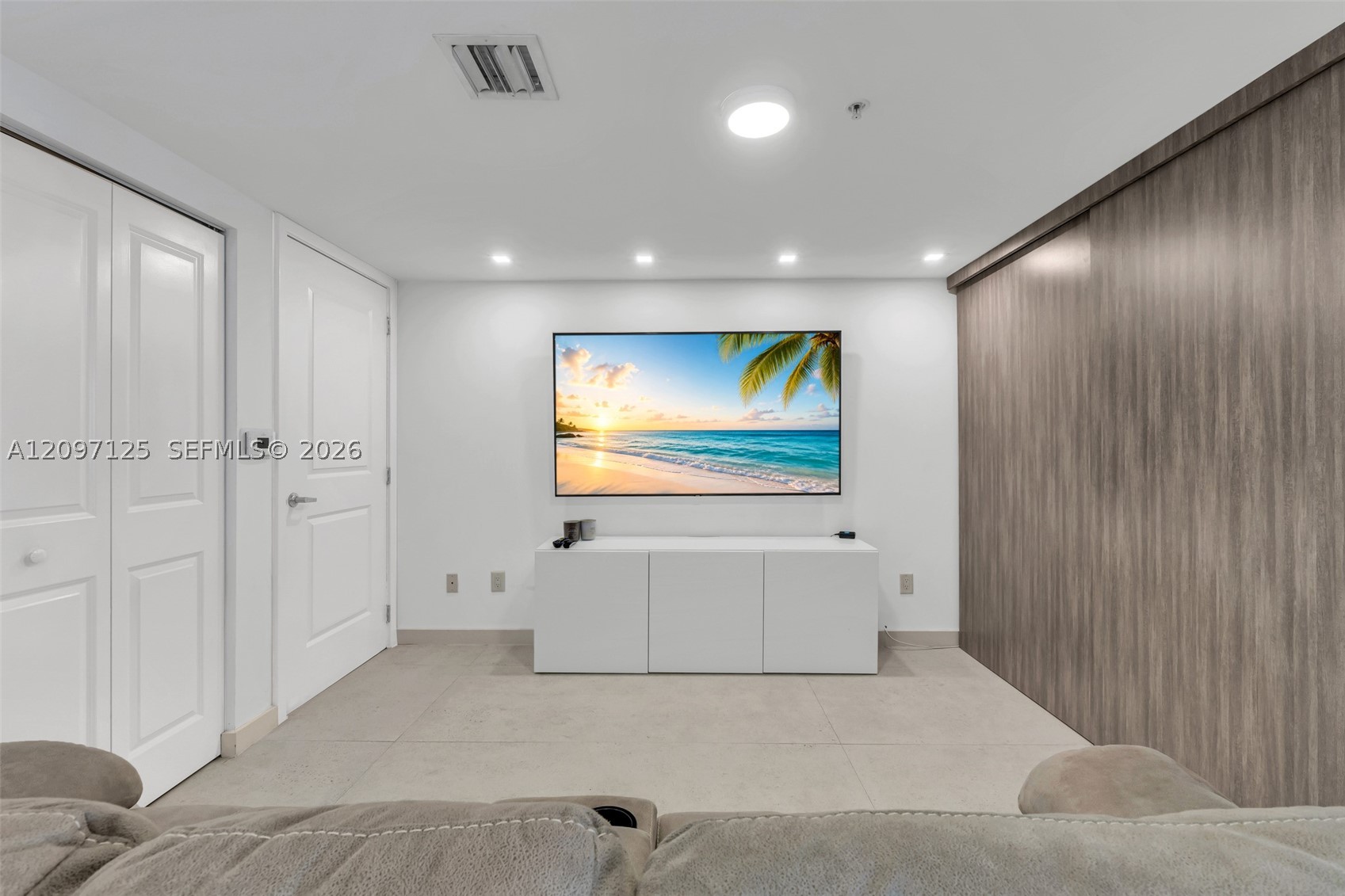 400 Sunny Isles Blvd #916, Sunny Isles Beach FL 33160