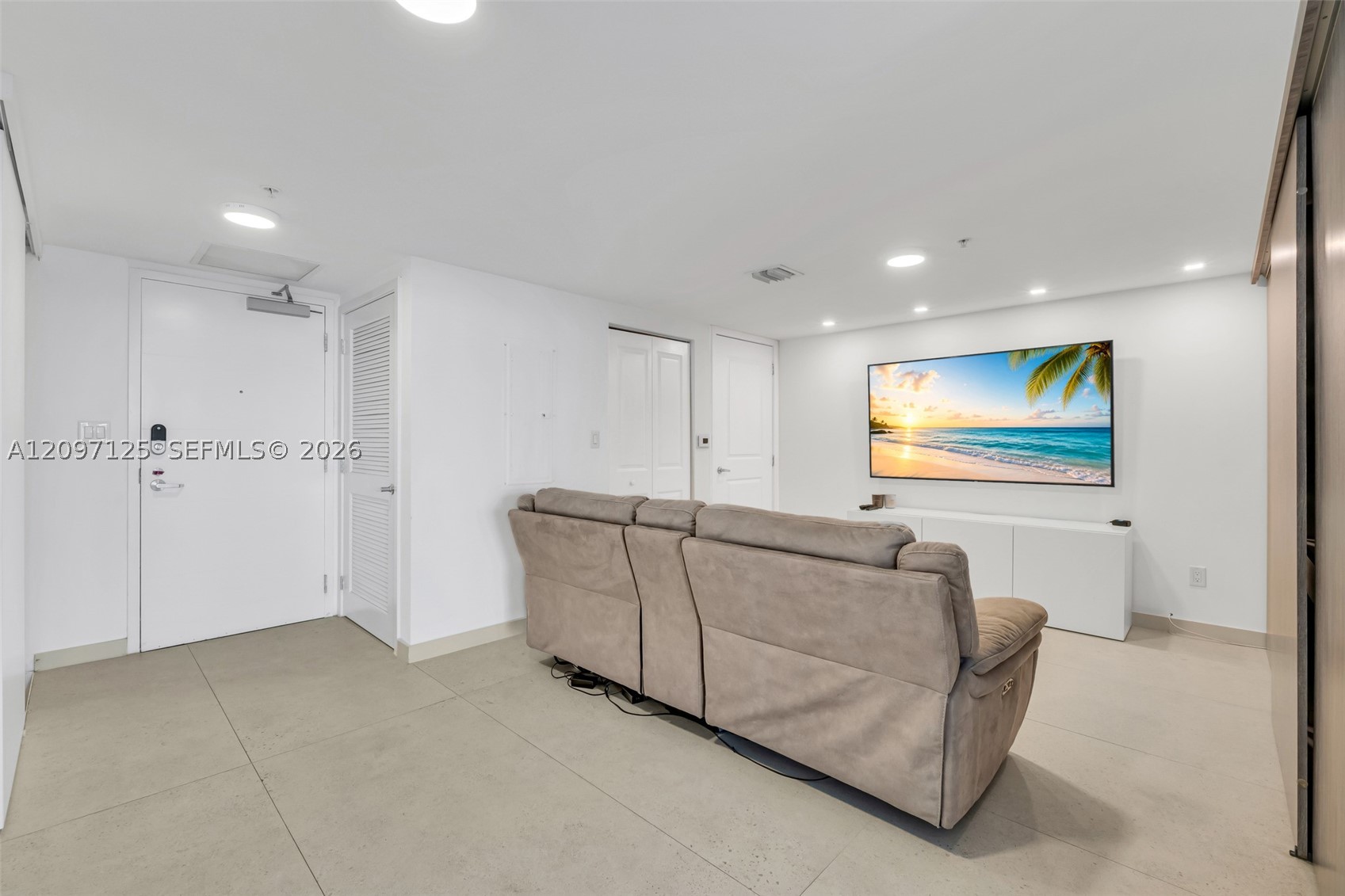 400 Sunny Isles Blvd #916, Sunny Isles Beach FL 33160