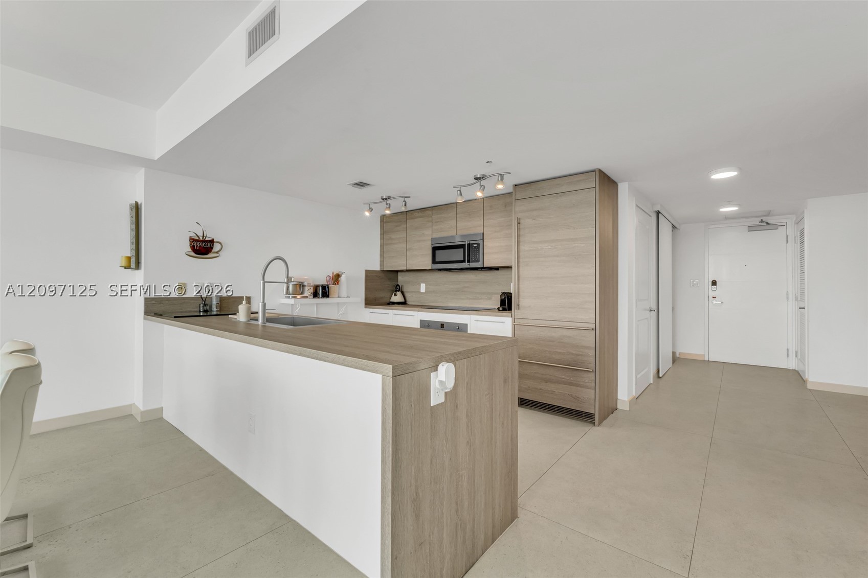 400 Sunny Isles Blvd #916, Sunny Isles Beach FL 33160