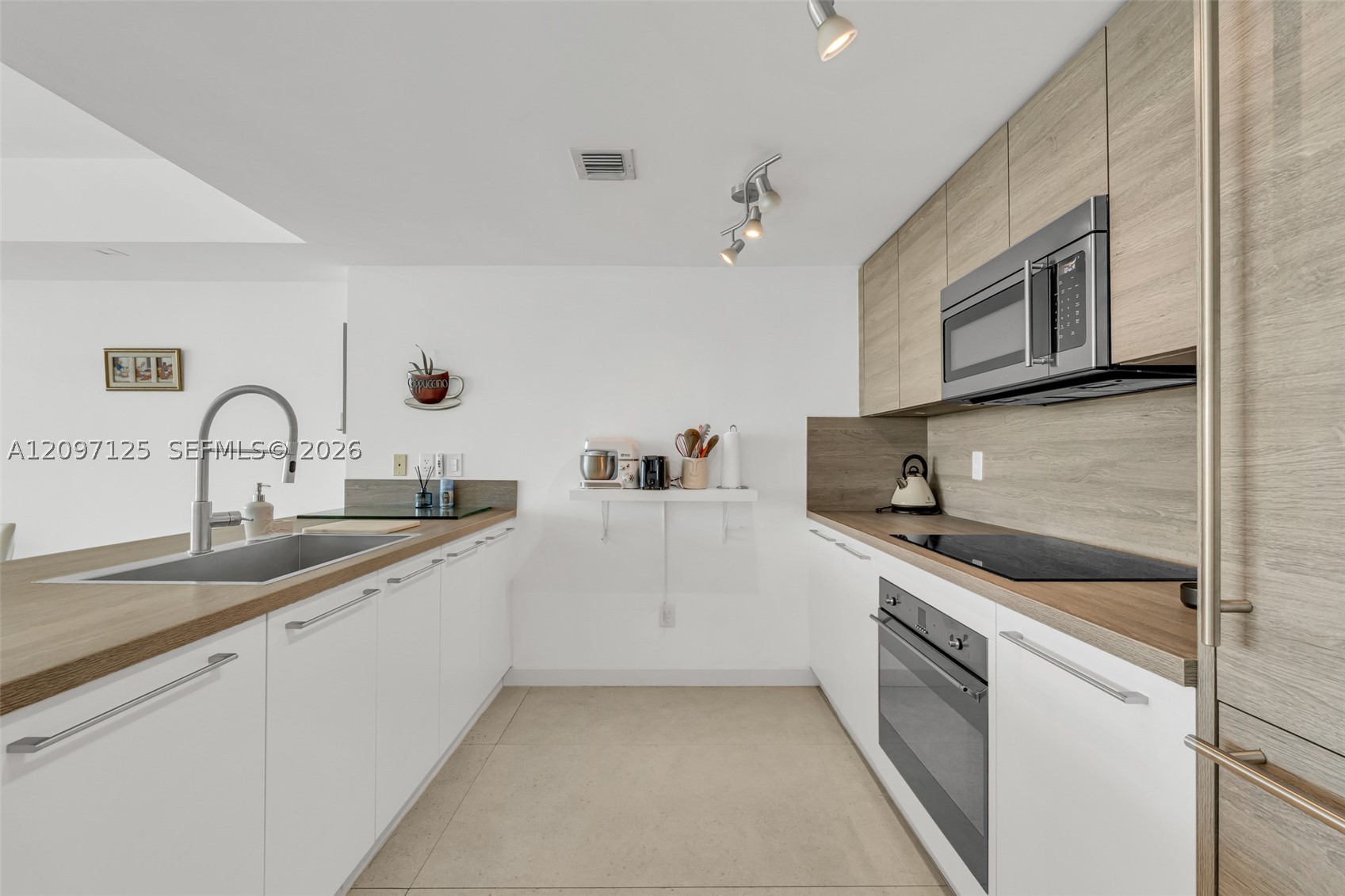 400 Sunny Isles Blvd #916, Sunny Isles Beach FL 33160