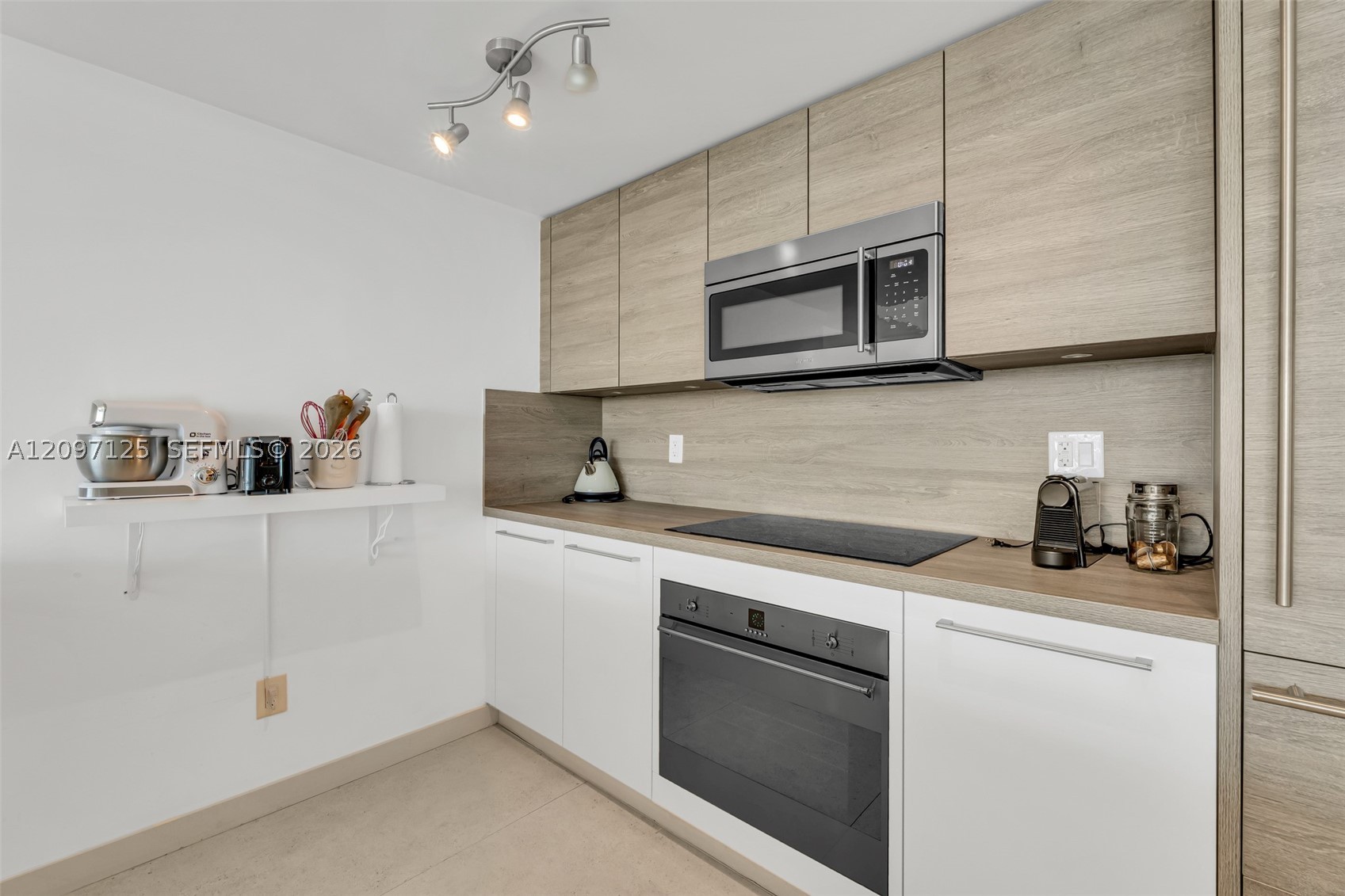 400 Sunny Isles Blvd #916, Sunny Isles Beach FL 33160