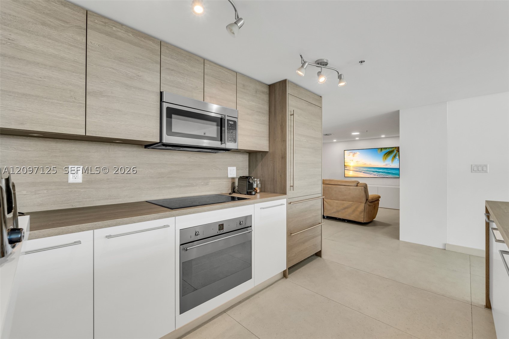 400 Sunny Isles Blvd #916, Sunny Isles Beach FL 33160