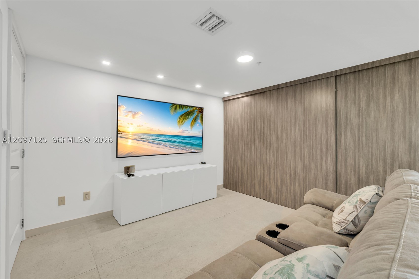 400 Sunny Isles Blvd #916, Sunny Isles Beach FL 33160