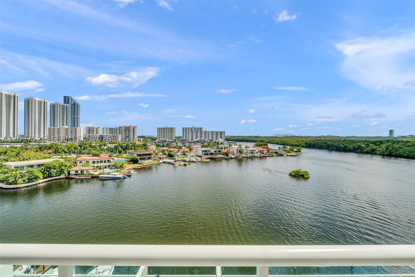 400 Sunny Isles Blvd #916, Sunny Isles Beach FL 33160
