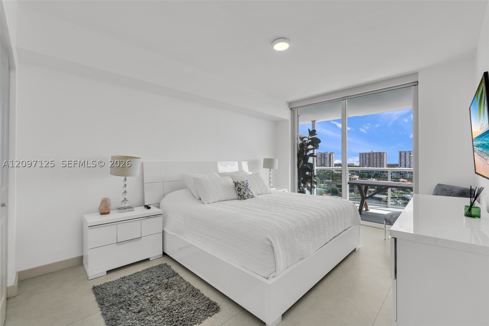400 Sunny Isles Blvd #916, Sunny Isles Beach FL 33160
