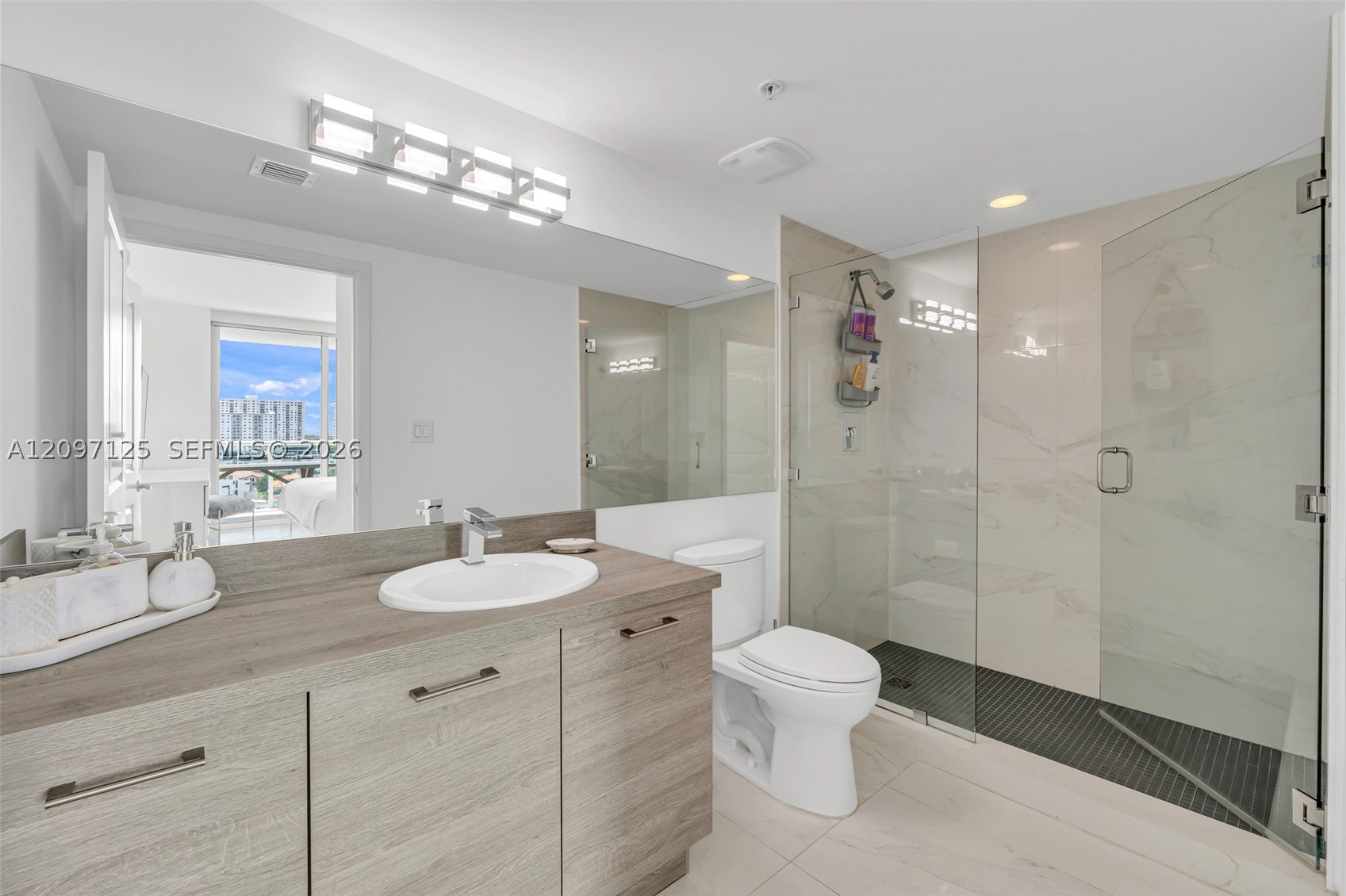 400 Sunny Isles Blvd #916, Sunny Isles Beach FL 33160
