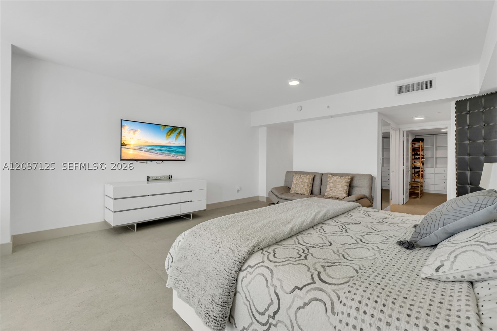 400 Sunny Isles Blvd #916, Sunny Isles Beach FL 33160