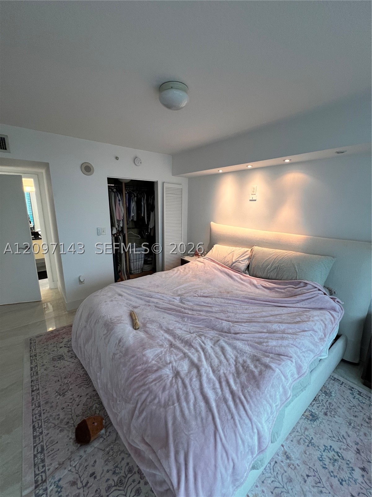 31 SE 5th Street #2801, Miami FL 33131