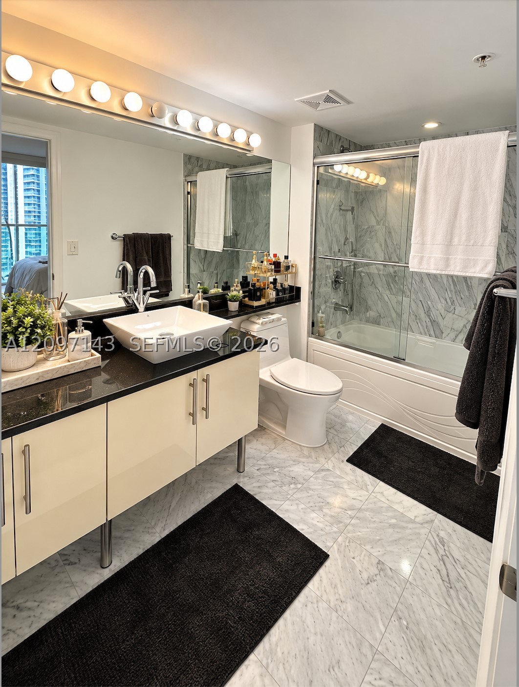 31 SE 5th Street #2801, Miami FL 33131