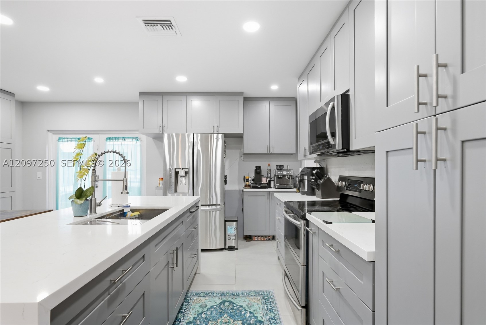 9270 SW 43rd St, Miami FL 33165