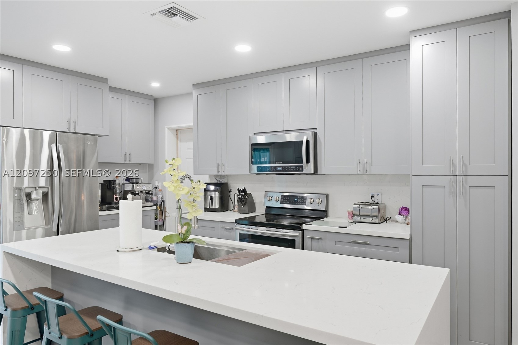 9270 SW 43rd St, Miami FL 33165