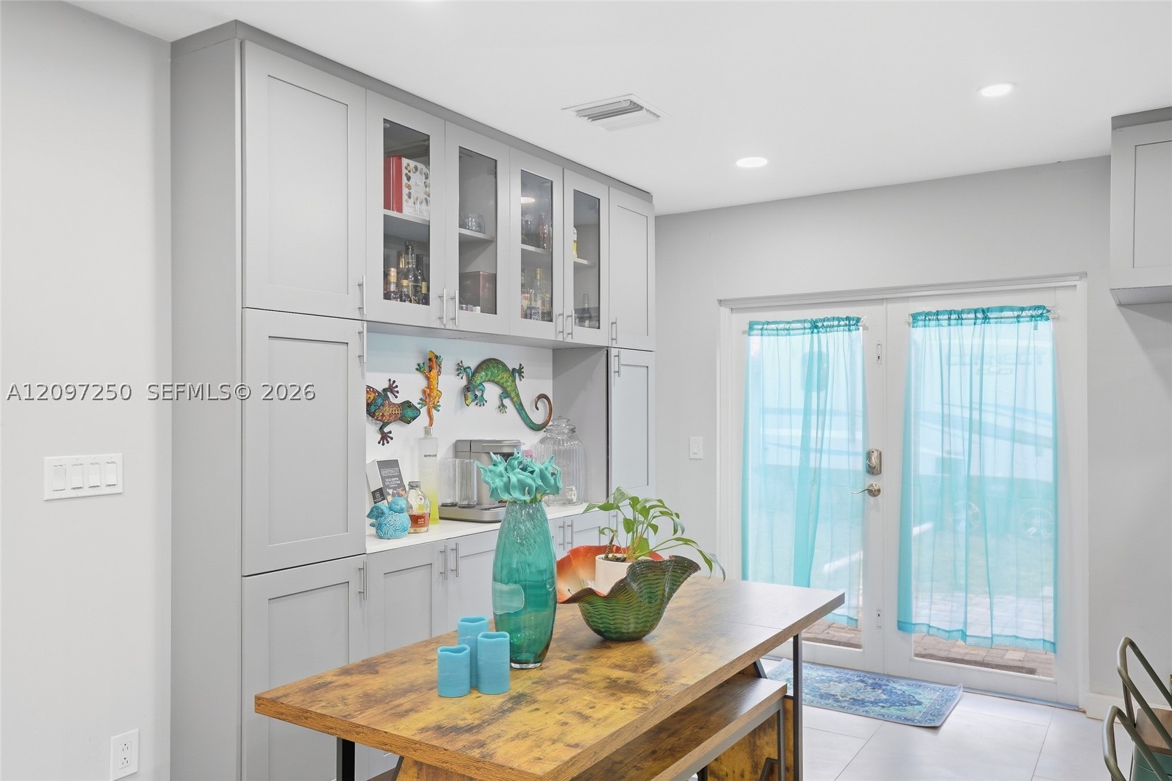 9270 SW 43rd St, Miami FL 33165
