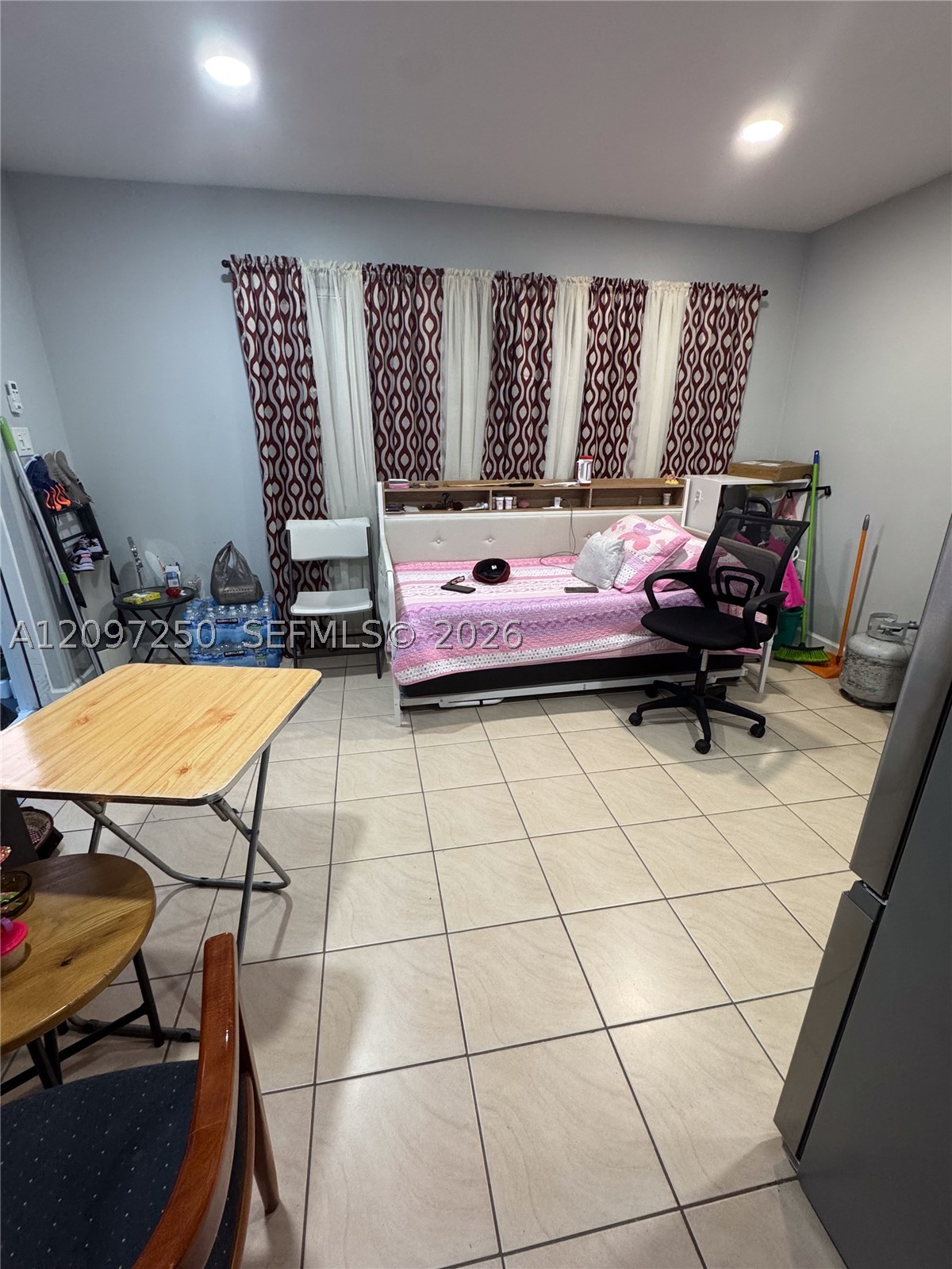 9270 SW 43rd St, Miami FL 33165