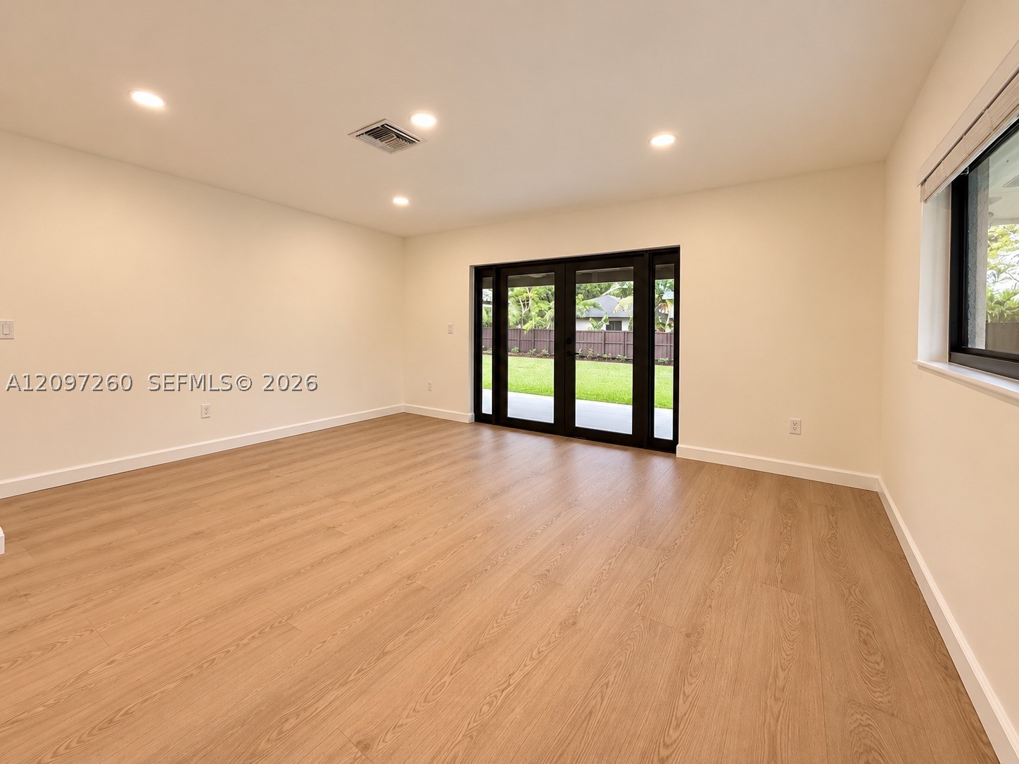 8240 SW 89th St, Miami FL 33156