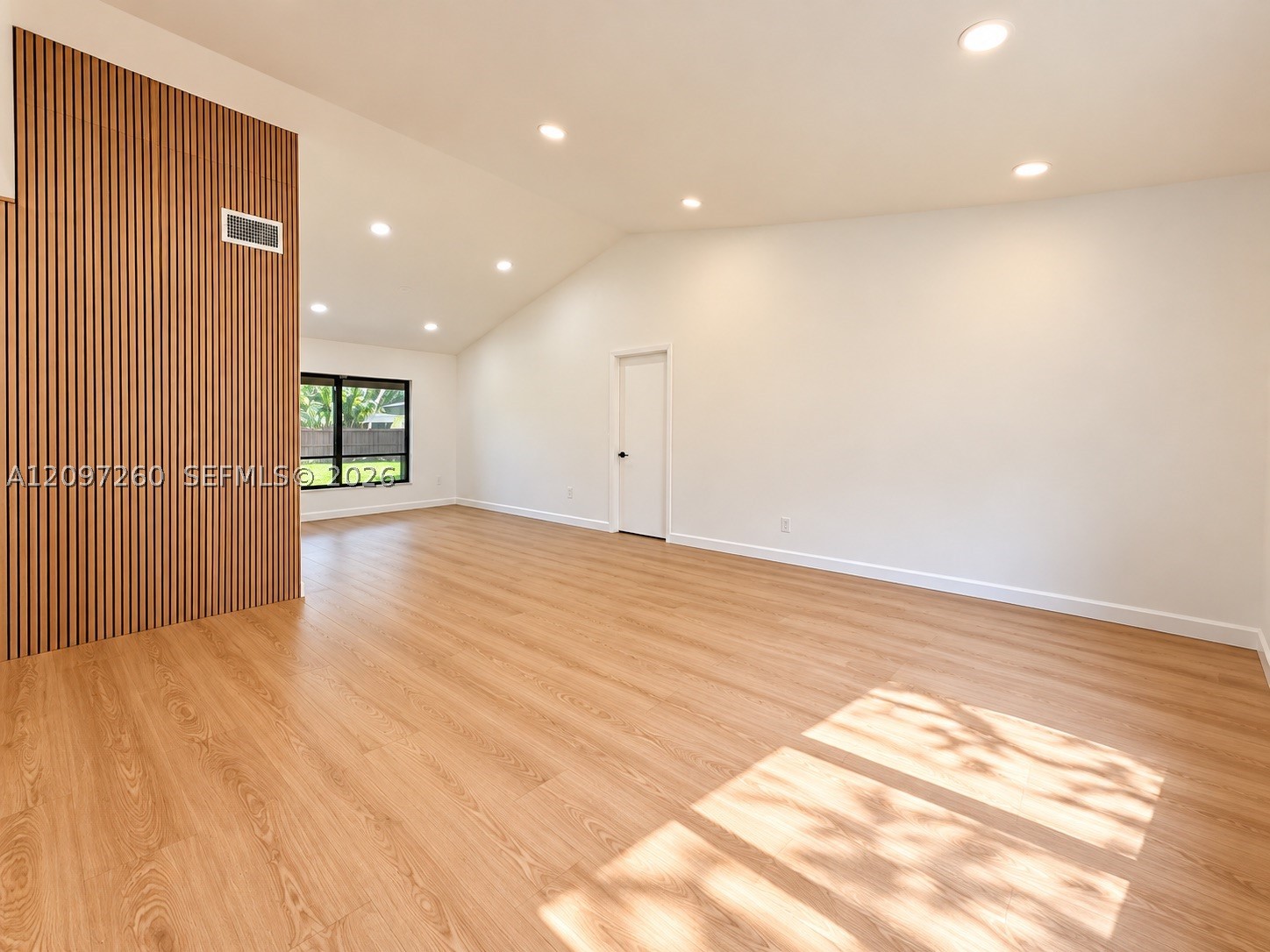 8240 SW 89th St, Miami FL 33156