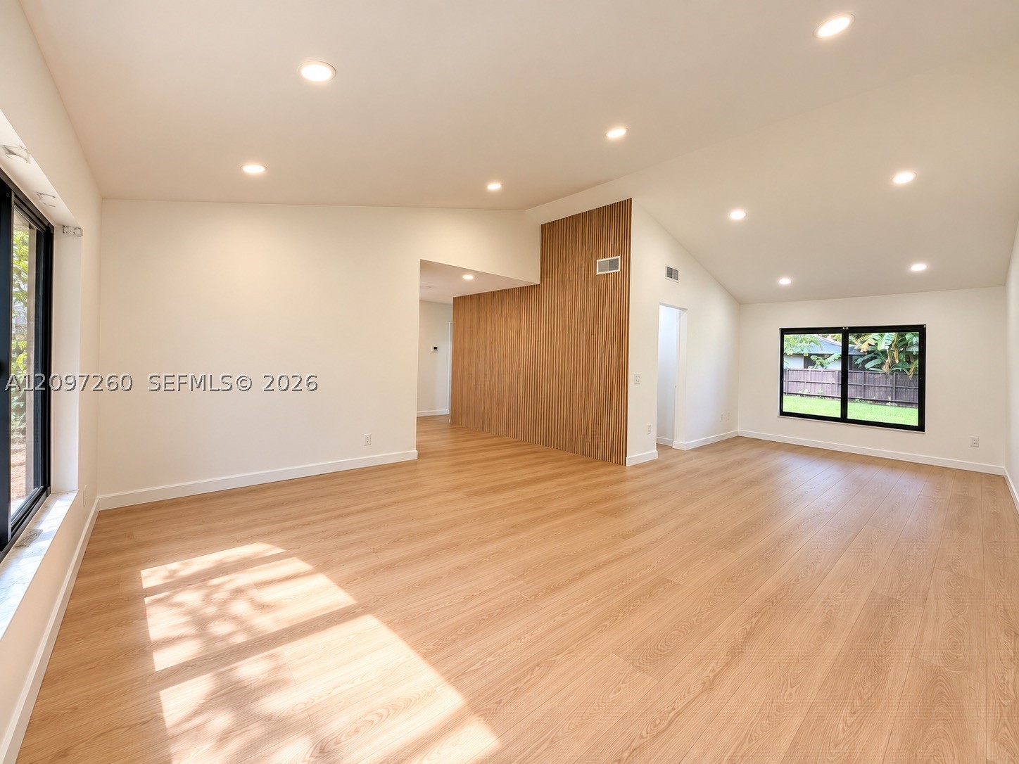 8240 SW 89th St, Miami FL 33156