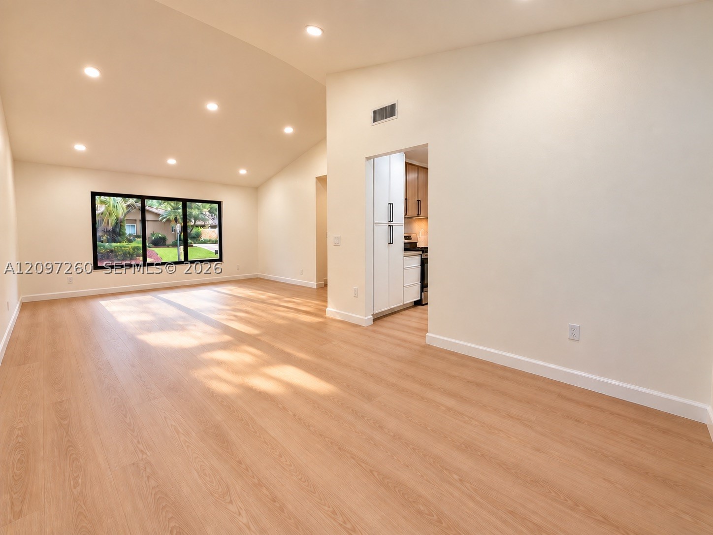 8240 SW 89th St, Miami FL 33156
