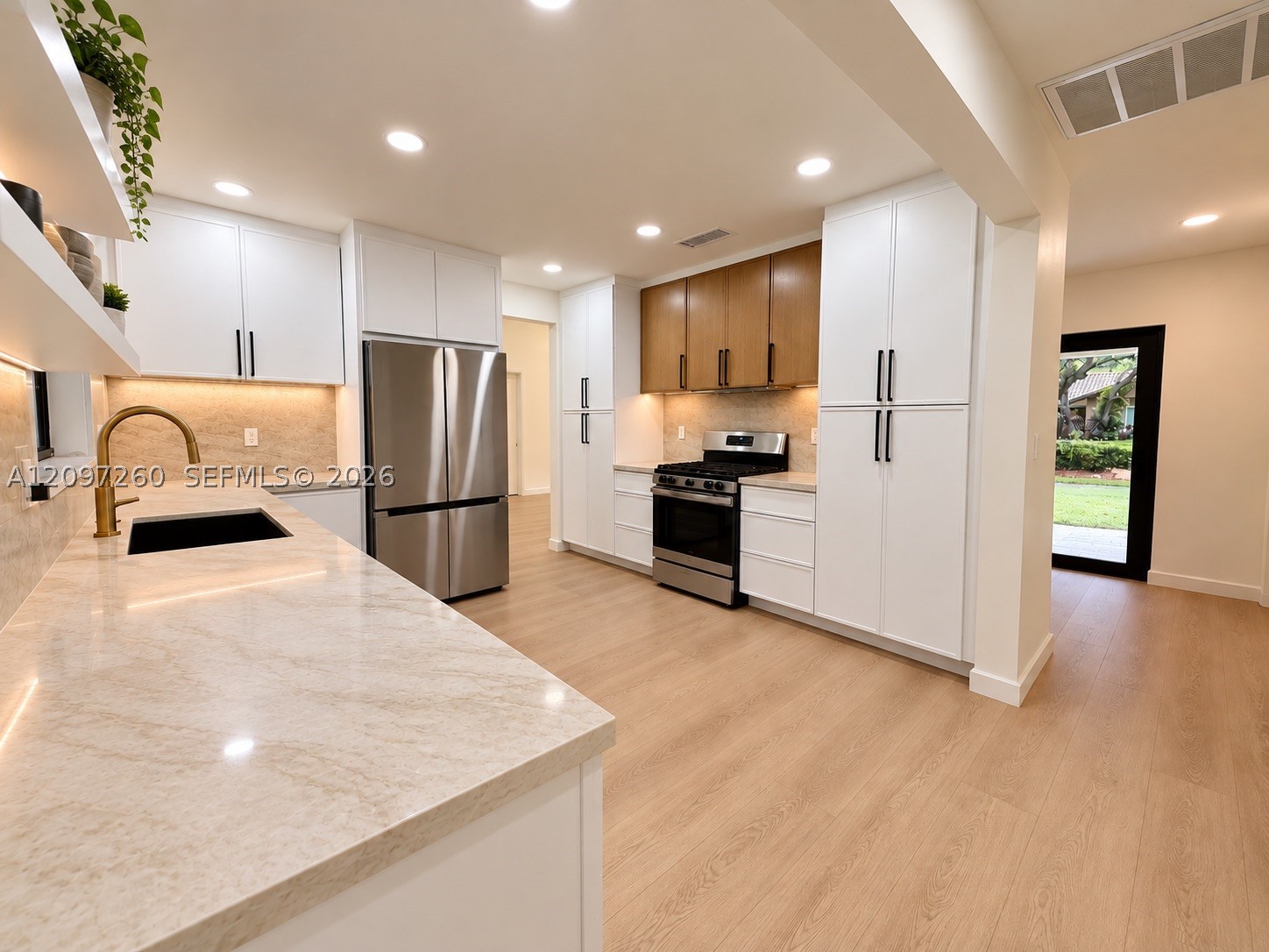 8240 SW 89th St, Miami FL 33156