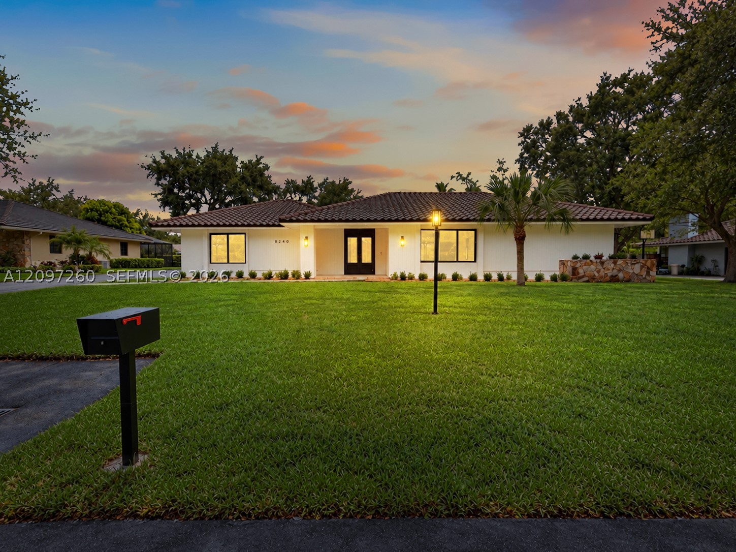 8240 SW 89th St, Miami FL 33156