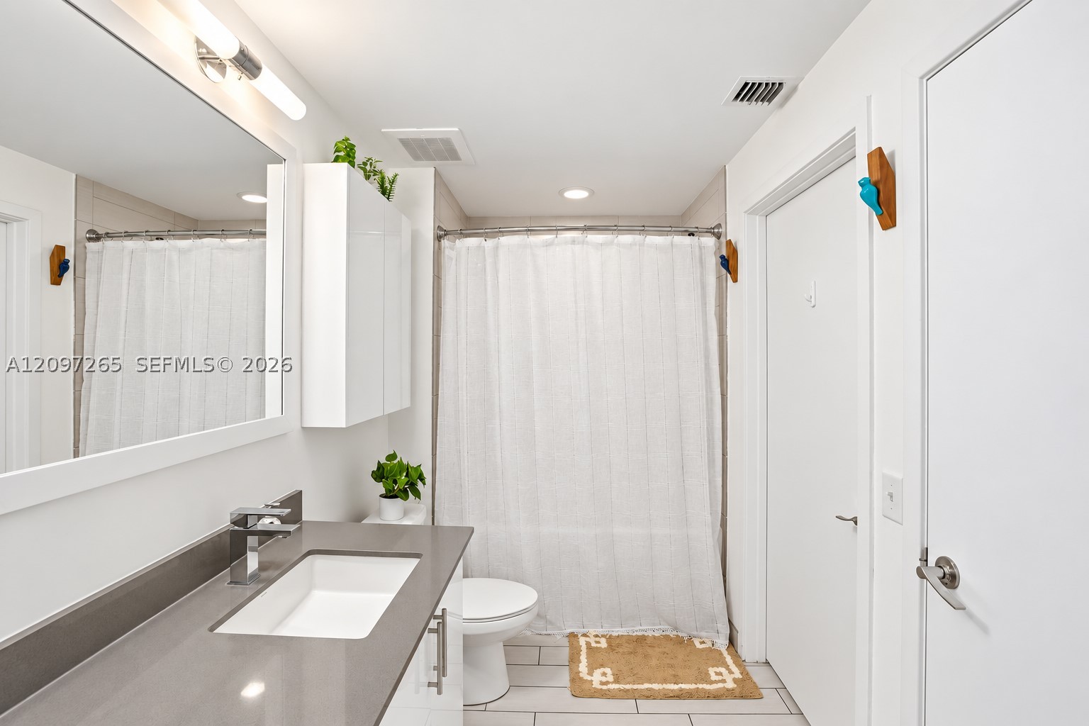 999 SW 1st Ave #1909, Miami FL 33130