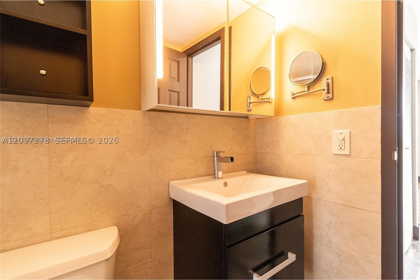 2500 NE 135th St #A407, North Miami FL 33181