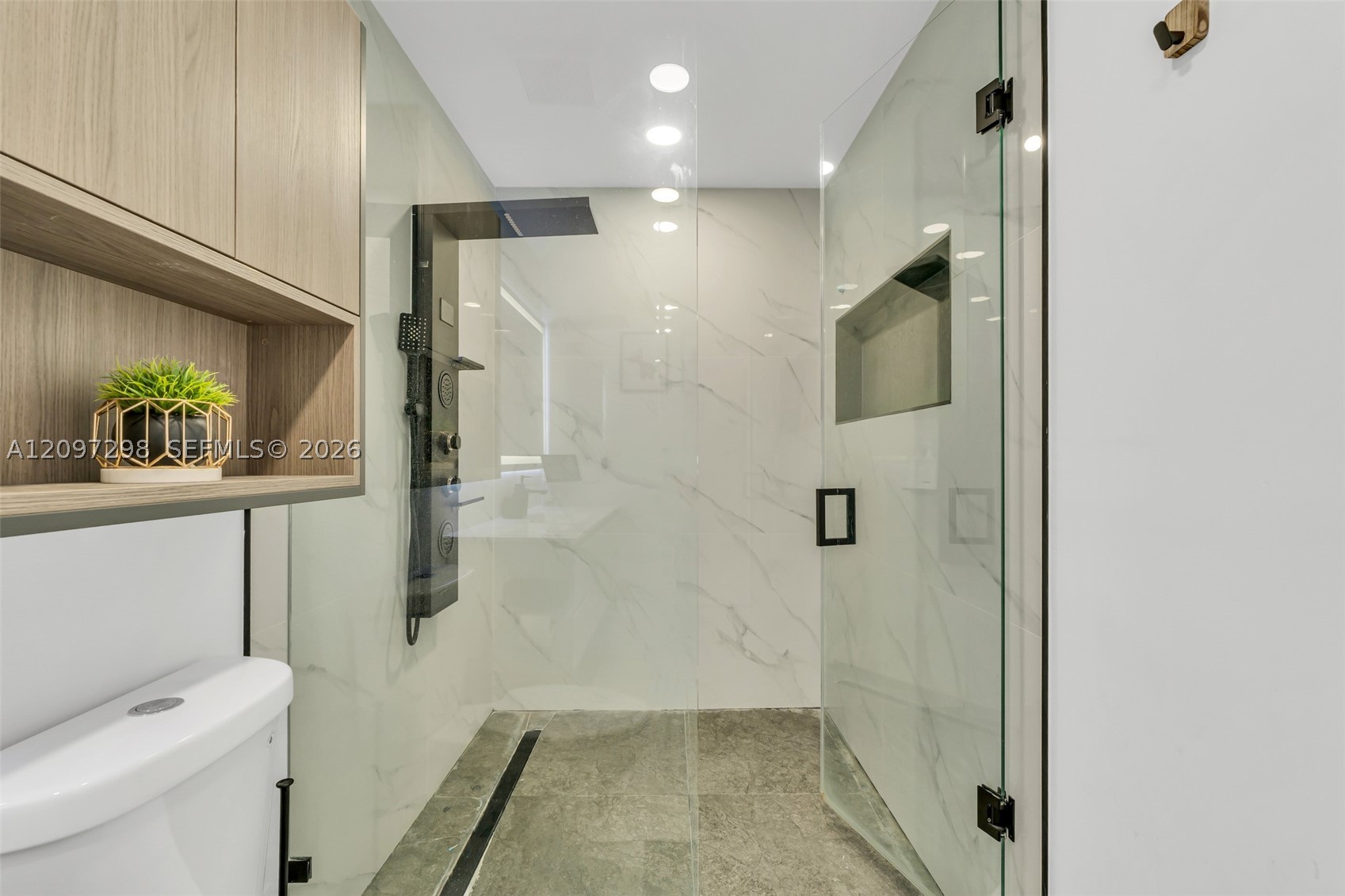 3450 NW 16th St, Miami FL 33125