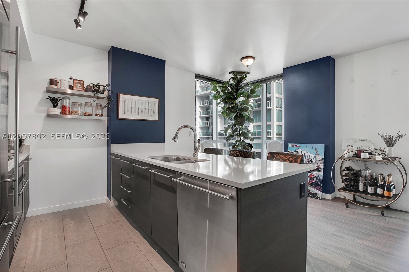 55 SE 6th St #3701, Miami FL 33131