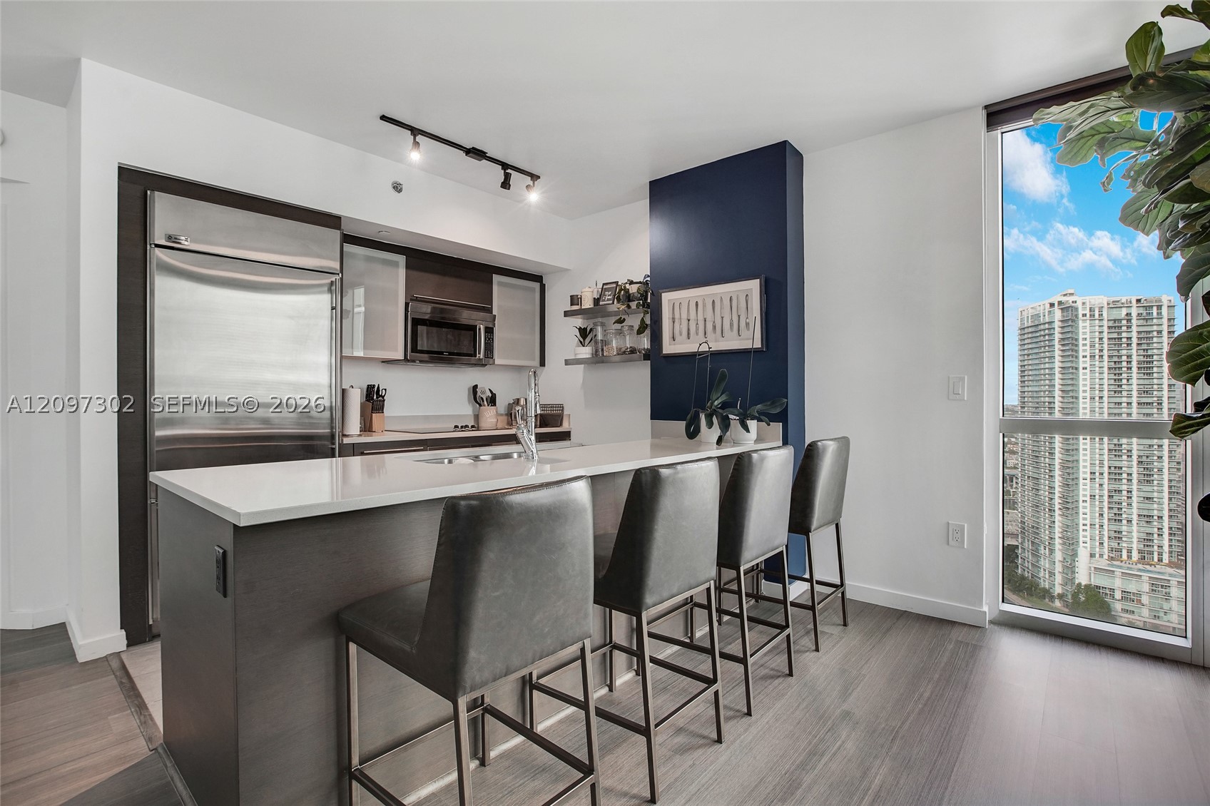 55 SE 6th St #3701, Miami FL 33131