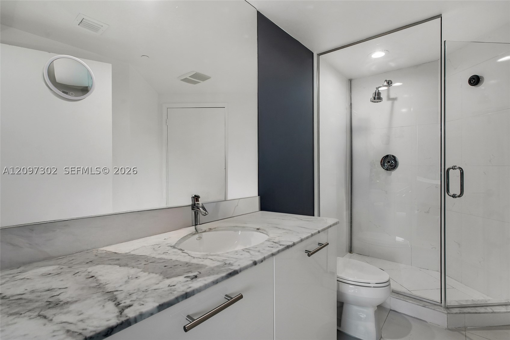 55 SE 6th St #3701, Miami FL 33131