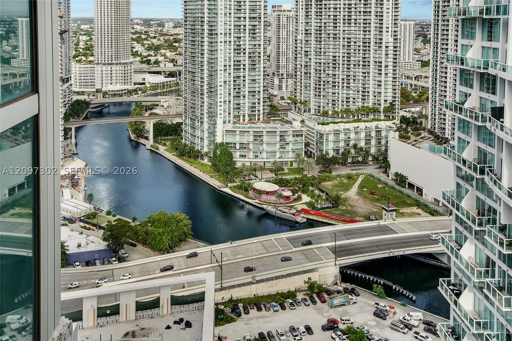 55 SE 6th St #3701, Miami FL 33131