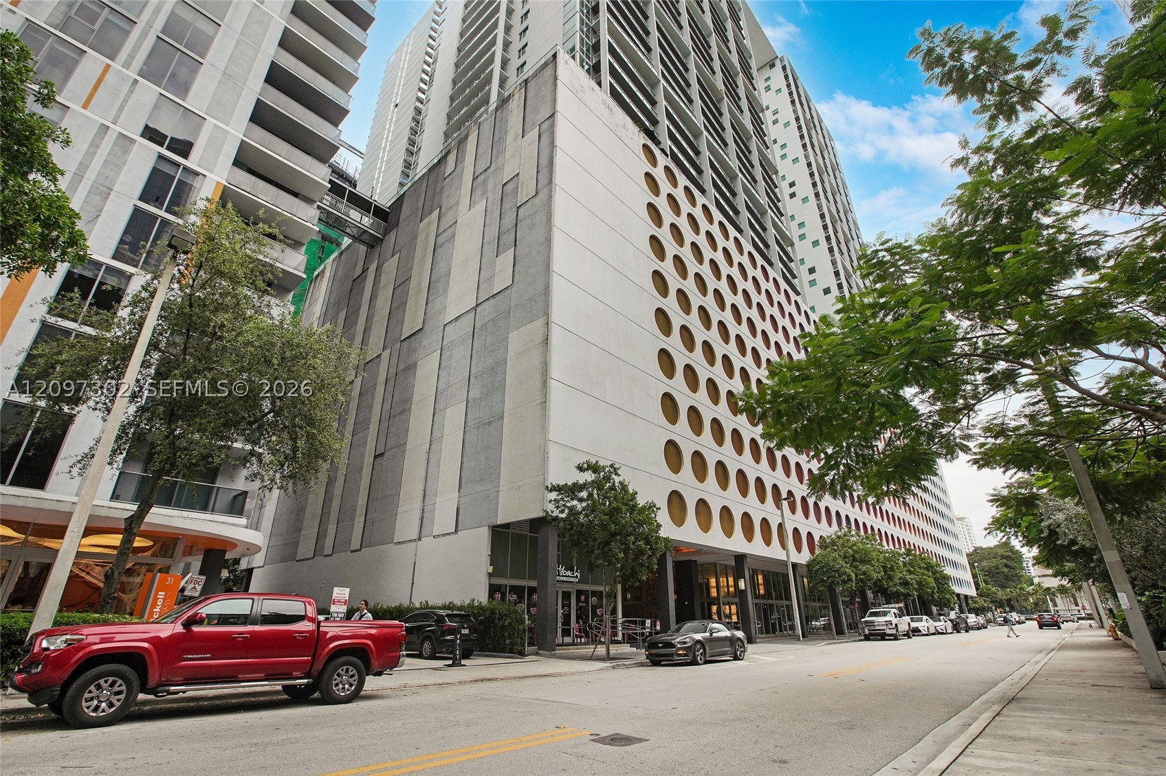 55 SE 6th St #3701, Miami FL 33131