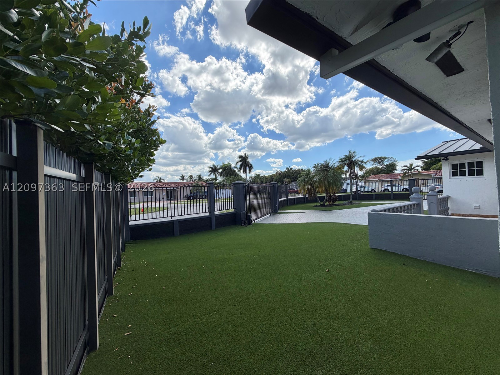 9481 SW 10th St, Miami FL 33174