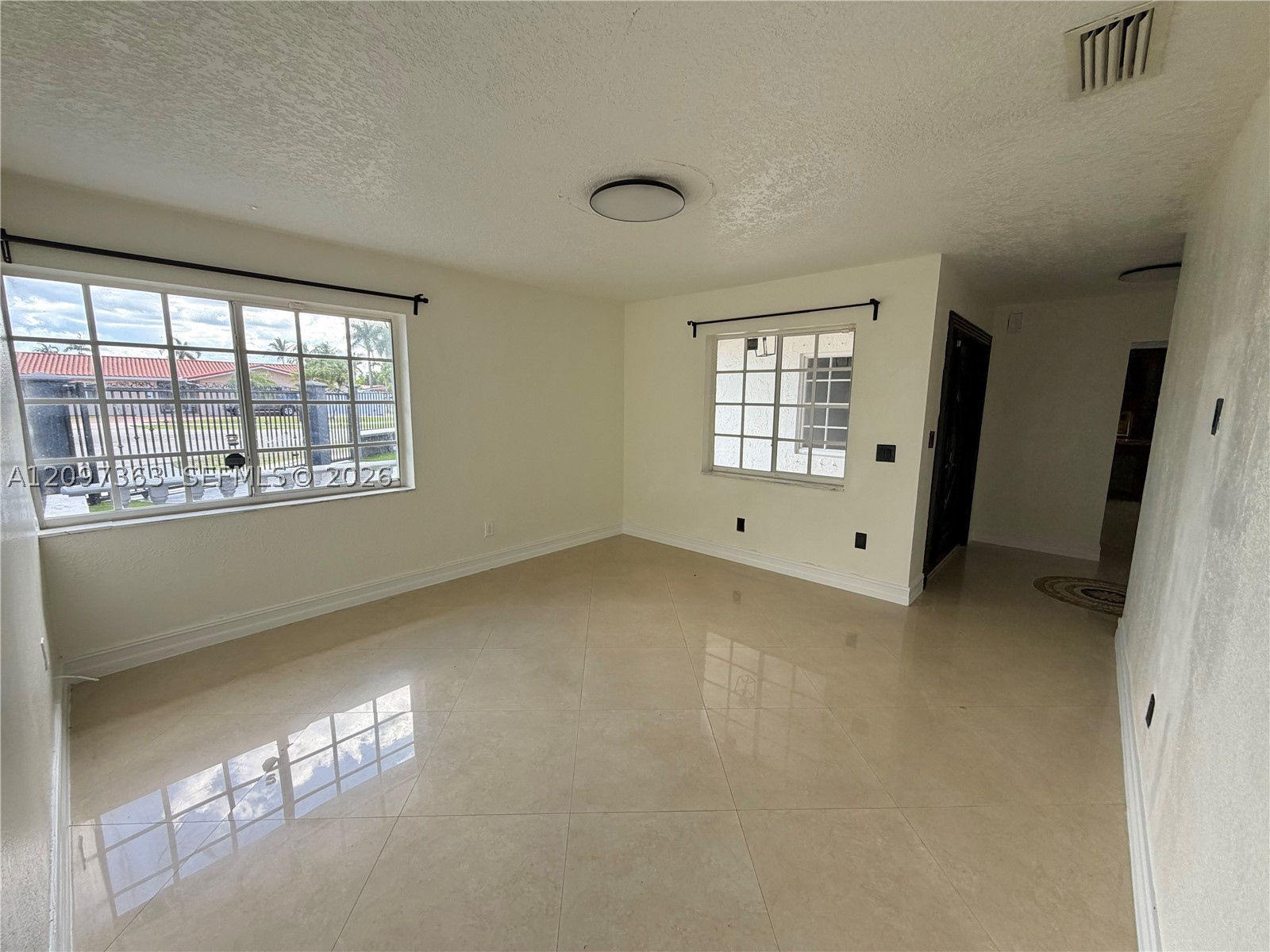 9481 SW 10th St, Miami FL 33174