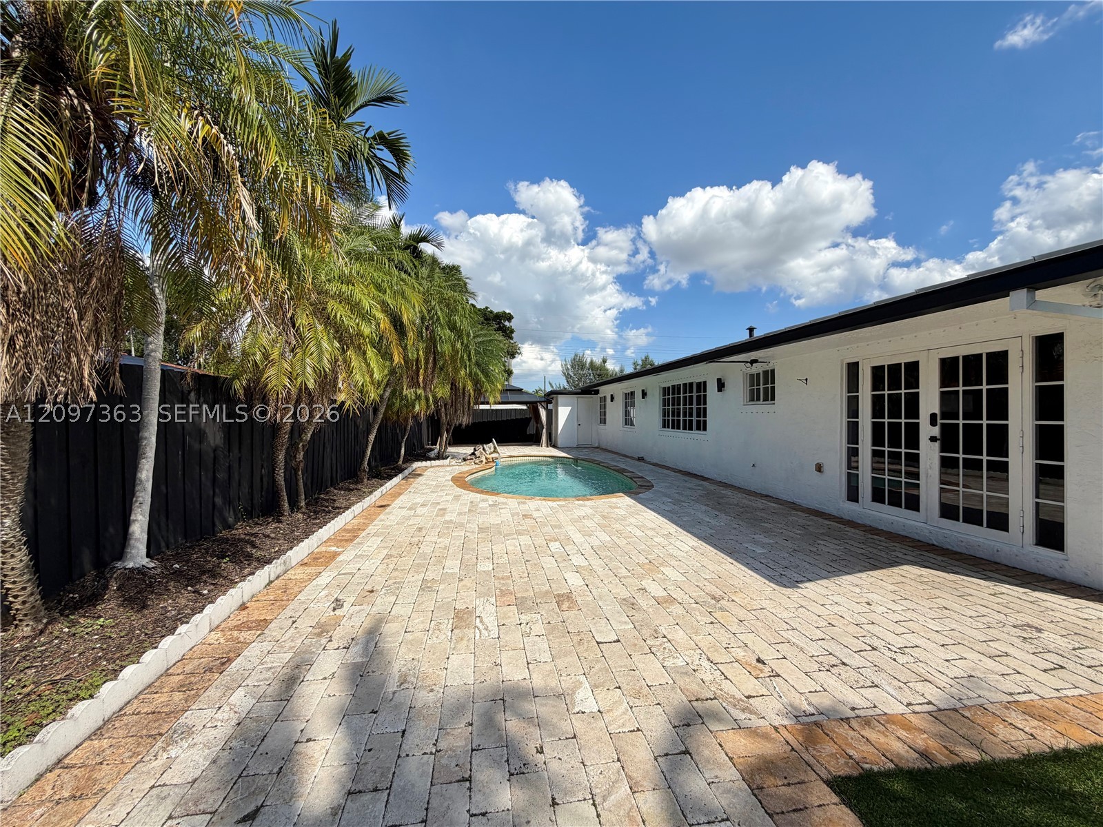 9481 SW 10th St, Miami FL 33174