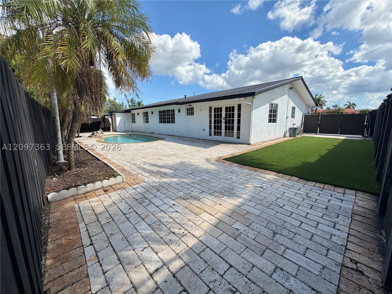 9481 SW 10th St, Miami FL 33174
