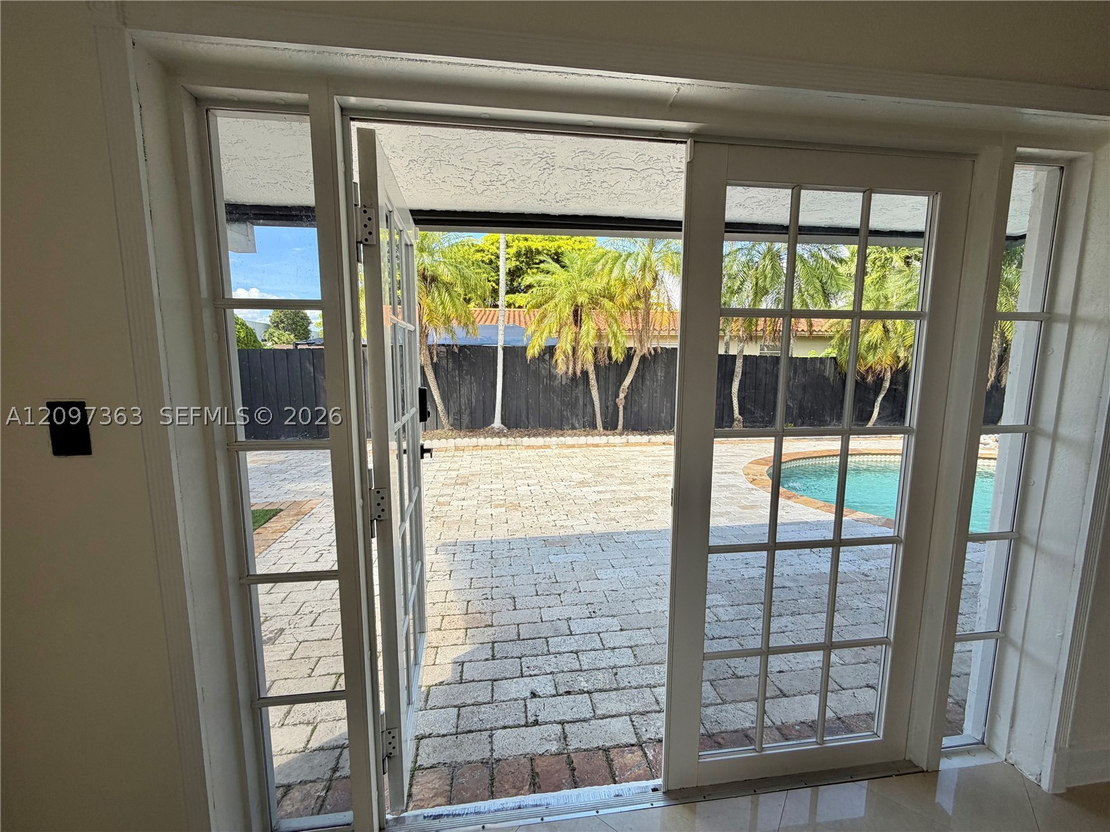9481 SW 10th St, Miami FL 33174