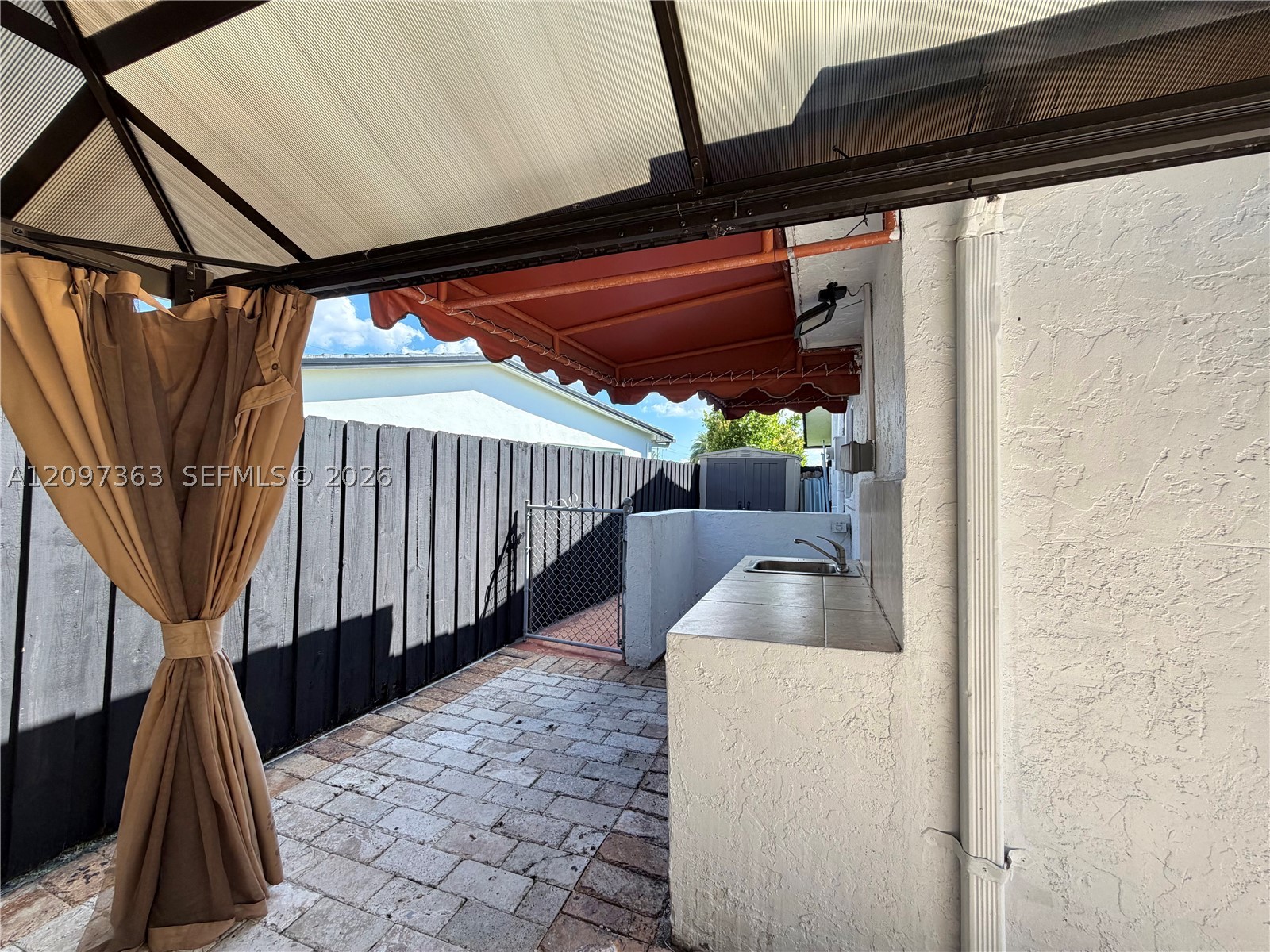 9481 SW 10th St, Miami FL 33174