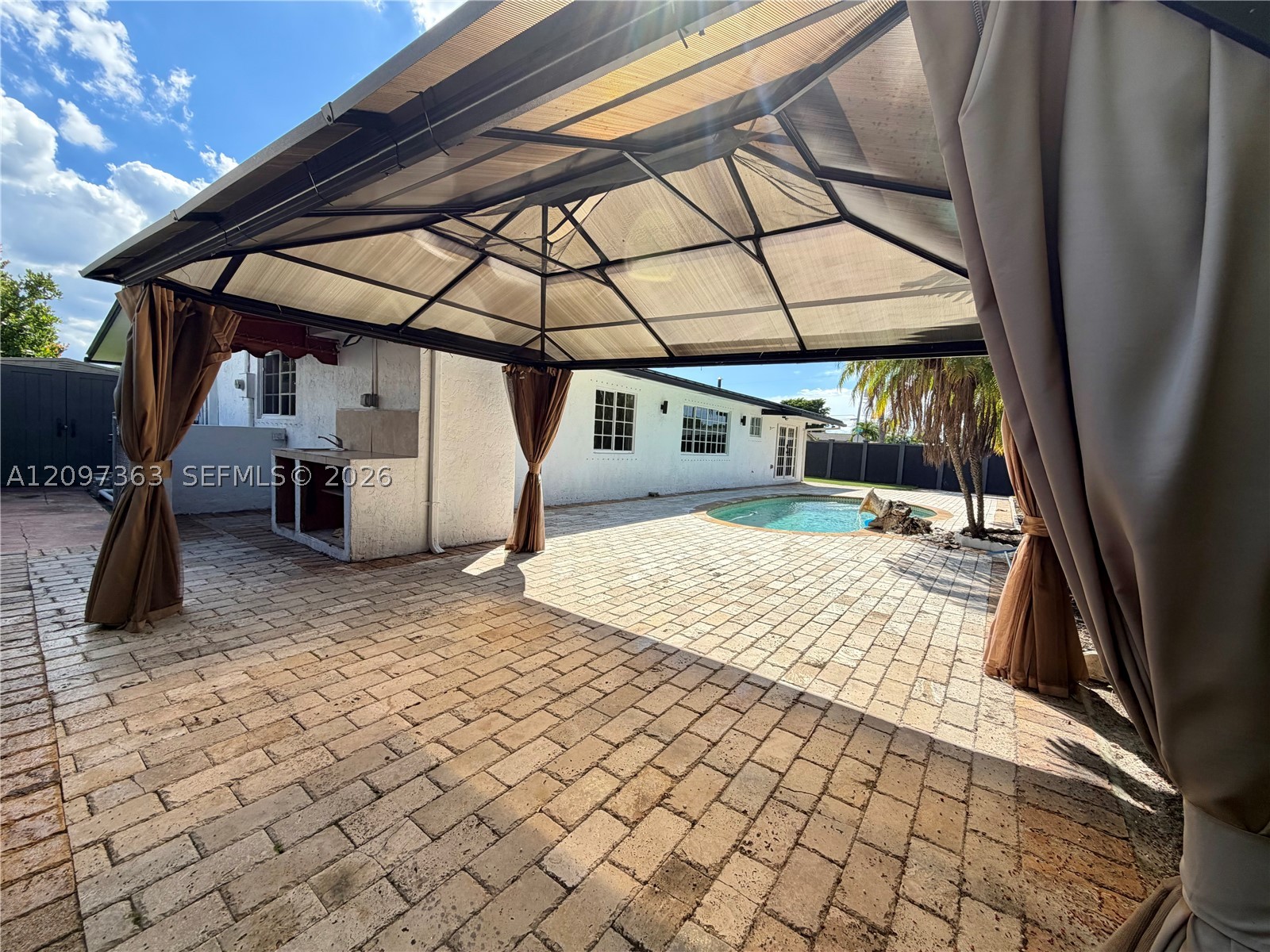 9481 SW 10th St, Miami FL 33174