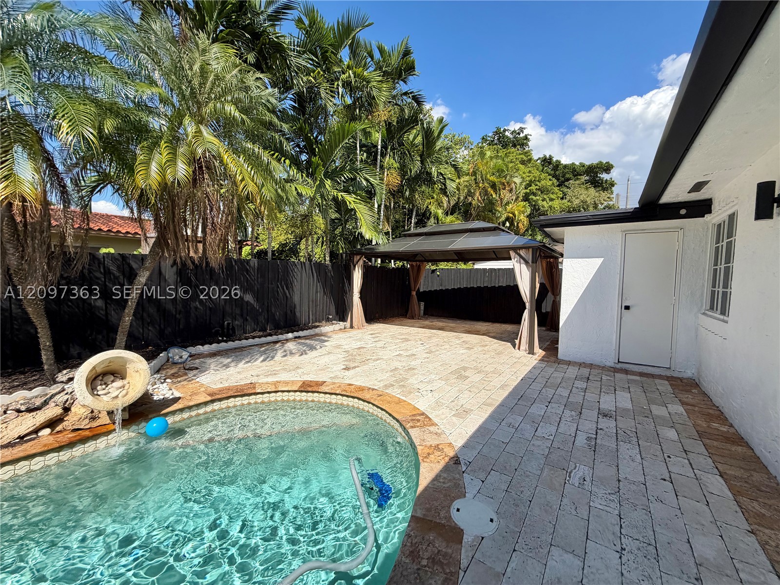 9481 SW 10th St, Miami FL 33174