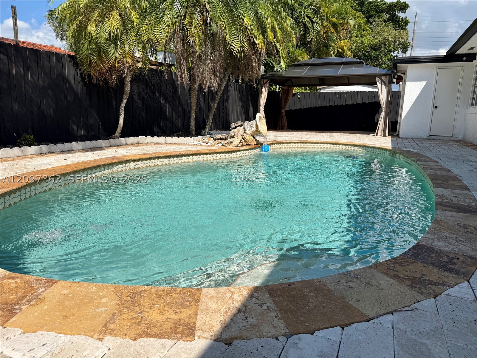 9481 SW 10th St, Miami FL 33174
