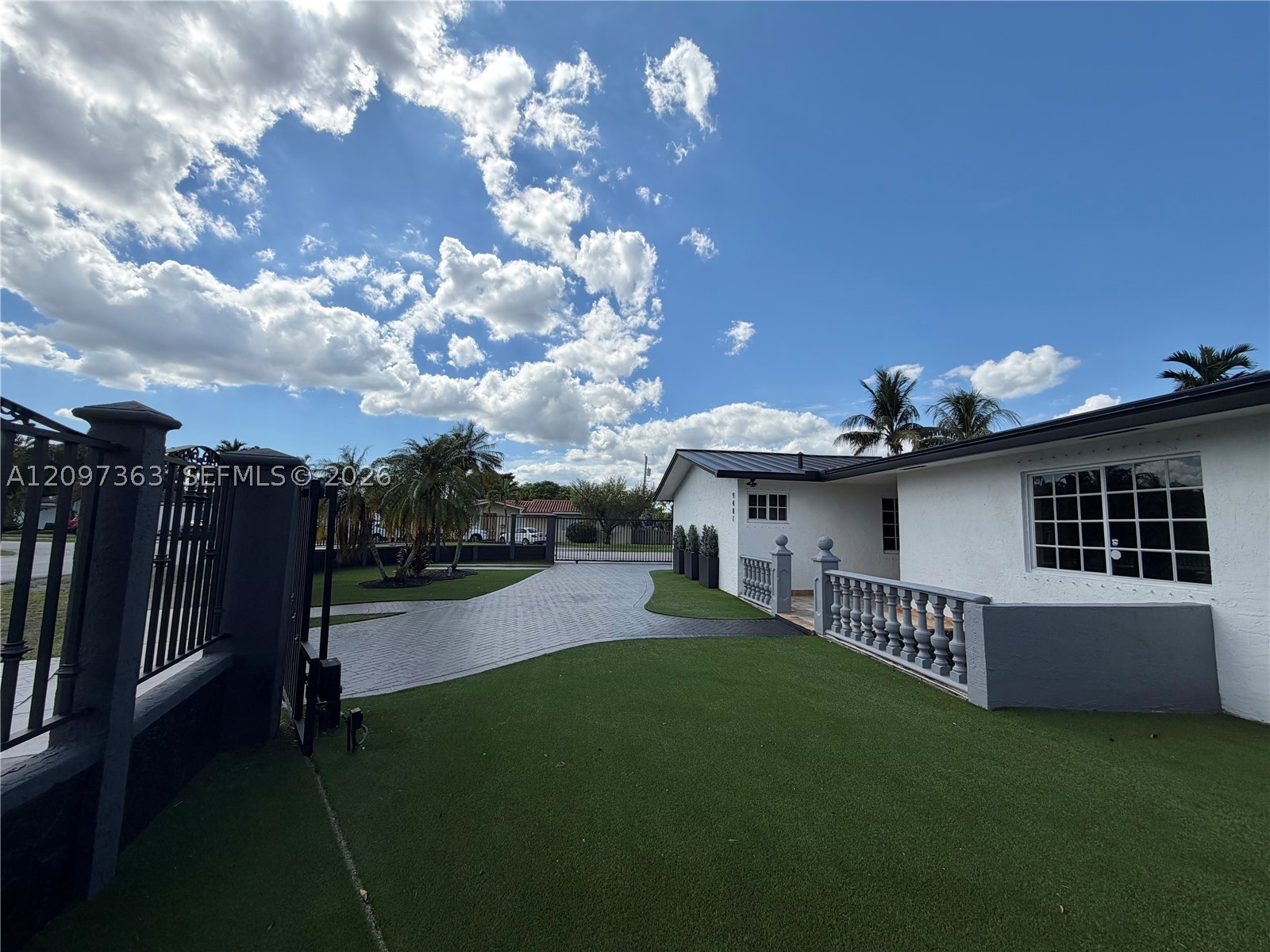 9481 SW 10th St, Miami FL 33174