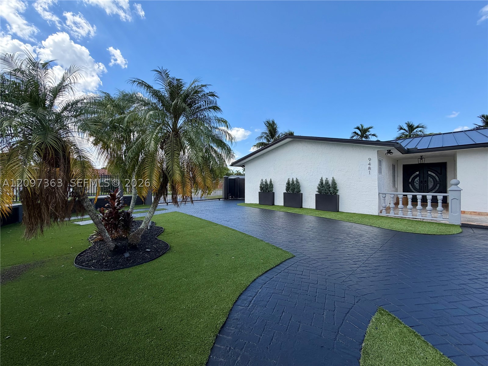9481 SW 10th St, Miami FL 33174